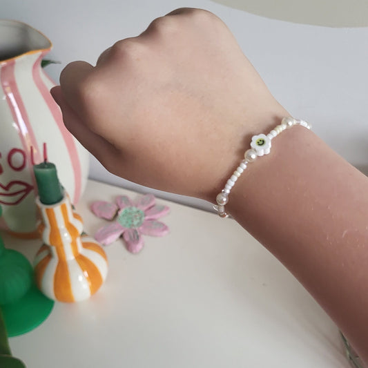 White bracelet with pearls and charms - SMALL